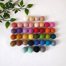 Load image into Gallery viewer, Custom Christmas Hanging Wreath - Felt Ball Pom Pom