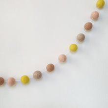 Load image into Gallery viewer, Daffodil Pom Pom Garland - Felt Ball Nursery Decor